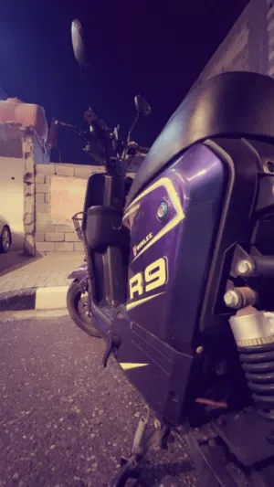 دراجه R9 نضيفه مرتبه