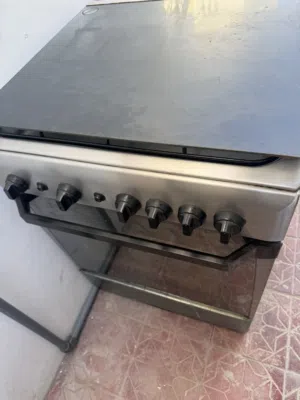 Italy made gas cooker urgent selling just like new