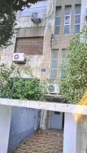 شقتين للبيع في عبدون الشماليه في سعر مغري