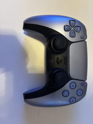يد تحكم PlayStation5 مستعمل خفيف