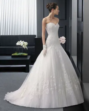 لقطة..للبيع فستان زفاف..عروس..رائع و راقي لبسة واحدة