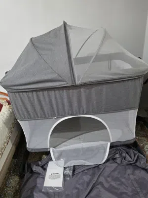 سرير اطفال جديد عمر اربع سنوات