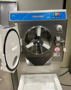 للبيع ماكينات صناعة ايسكريم ايطاليه