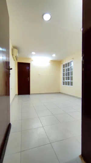 سكن غرفه مع حمام خاص من داخل الغرفه ومطبخ مشترك خارج الغرفه السعر شامل (سكن عقارات بلس)