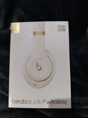 للبيع سماعة beats + وسماعة BOSE عزل ممتاز