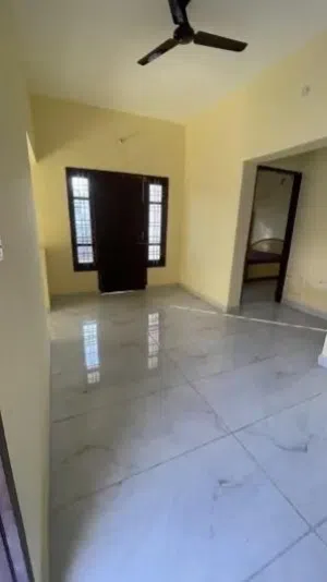 Sharing Rome for one person available space in alkhoud 7. Monthly 35ro including electricity water