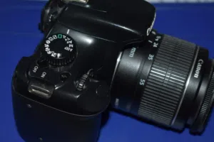 فررصة ما تتكرر كاميرة كانون اقرأ الوصف تحت مهم جدا كاميرة بسعر اقل من السوق اقرأ الوصف مهم جدا.....