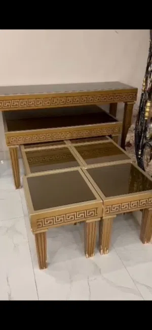 الطاولات للبيع