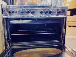 غاز يونيفيرسل ايطالي 90 سم 5 عيون استعمال 5 شهور