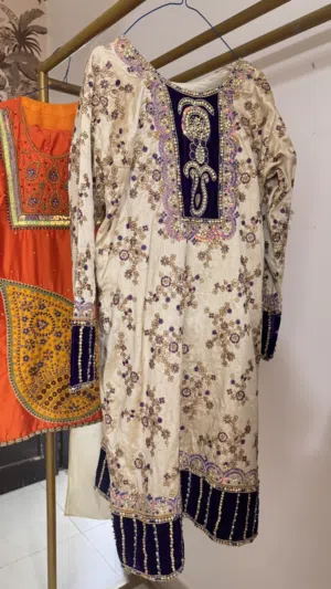ملابس منوعه