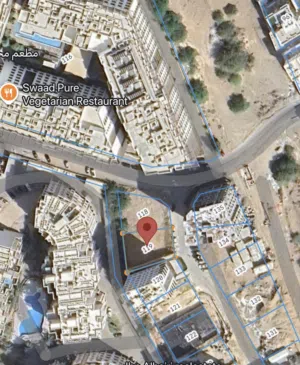 بموقع مميز ارض سكني تجاري في الخوير