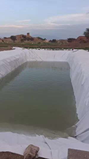 للبيع طربال وتر بروف للبرك المائيه