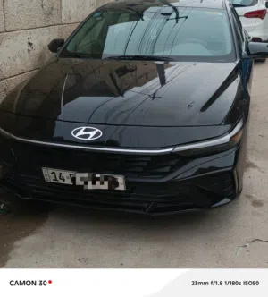 السلام عليكم النترا 2024 سوده رقم بصره حره بيع او مراوس  بدون ايرباص السعر 155 مكينه 2000دوش حادثهه