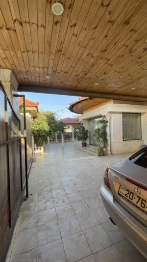 فيلا في الزرقاء بسعر مغرييي للتواصل على الرقم بالإعلان تحت الرقم في هذاالتطبيق مفصول وشكراً لتعاونكم