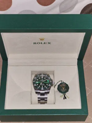 Rolex submariner (unauthentic super-clone) *negotiable*