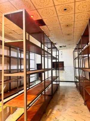 رفوف ماخذن نضاف كلش