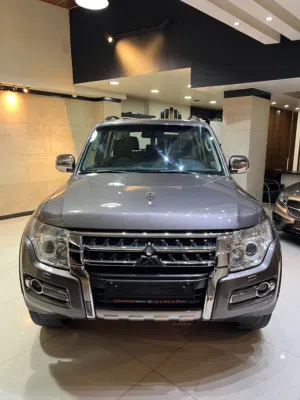 مستوبيشي باجيرو GLS 2015 وارد شركة فحص كامل محرك 3800cc ترخيص واطي بحاله الوكالة