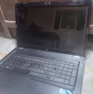 الشاشة: 17.3 بوصة بدقة 1600×900 HD+ كلافي