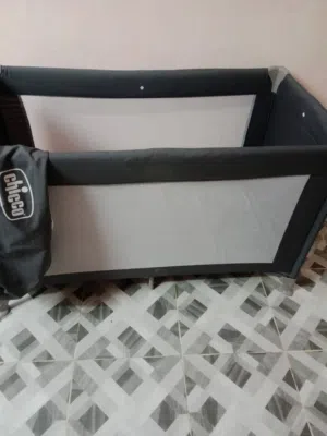 سرير اطفال
