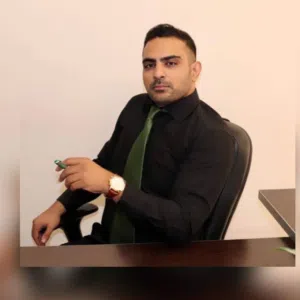 خبير في تدريس اللغة الإنجليزية (إتقان المحادثة خلال 6 أشهر) والآيلتس، حاصل على درجة الدكتوراه اللغة