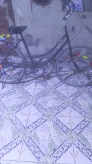 بايسكل سياحي اسود