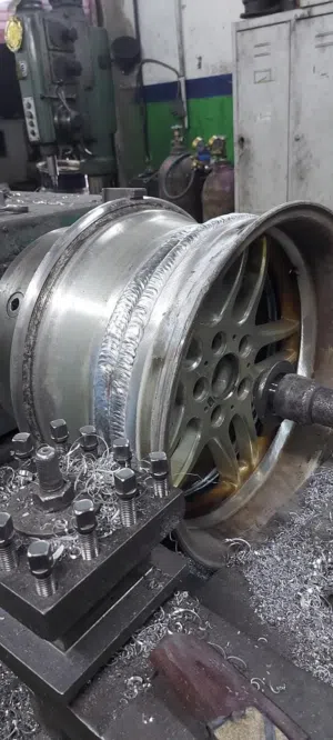 مطلوب ممول فتح ورشه خراطه وتصليح وش سلندر خراطه وتصليح رنجات المنيوم وأعمال ستانلس