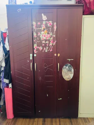 3 door cupboard