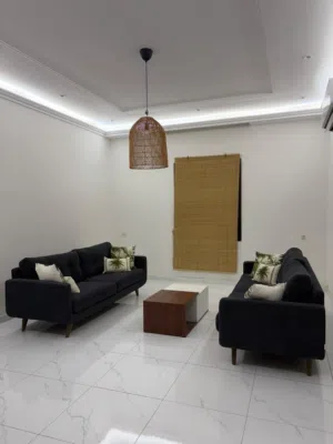 كنب مستعمل  بحالة ممتازة