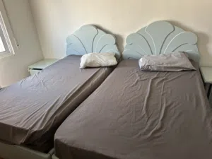 غرفه نوم شبابي تختين مفرد ونص مع فرشات زنبرك شبه جديد