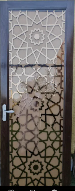 أبواب باب دورات مياة ومطبخ