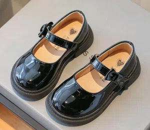 حذاء بناتي ولا أروع جودة قوية وشكل أنيييق  قياس 25