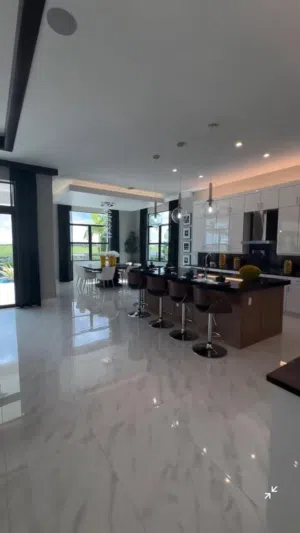 تم تنزيل السعر من 20 مليون الي 10 مليون فقط بدون دفعات اخري لسرعه البيع  وهقسطلك جزء من المبلغ