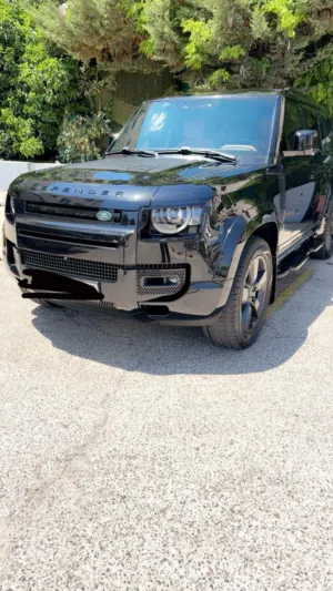 Used Land Rover Defender in Amman