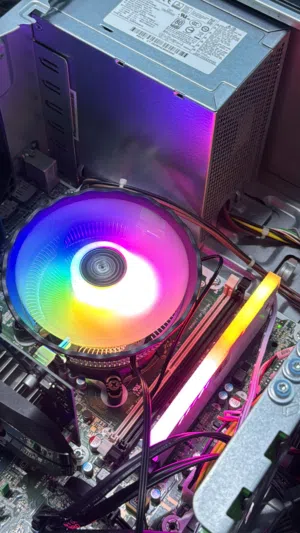 موجود كمبيوتر HP EliteDesk نوع HP نظيف جداً و قيمنق