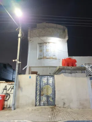 بيت نص طولي 100مترا