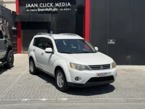 Mitsubishi Outlander excellent condition full year passing