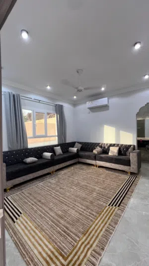150 m2 3 Bedrooms Apartments for Rent in Al Dakhiliya Hamra