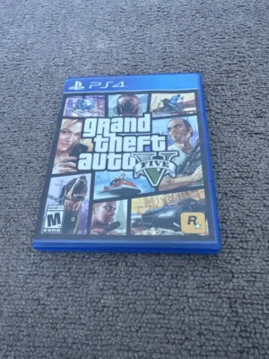 سيدي GTA بحاله جيده لا يوجد شخطات