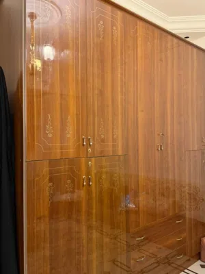 عرض خاص على دولاب فاخر
