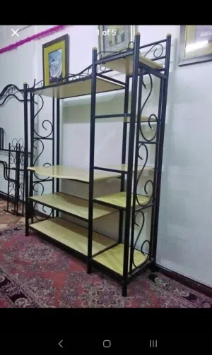 still and wood Showcase very good condition.