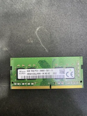 رام لابتوب SK hynix بحجم 8 جيجا DDR4 بحالة ممتازة