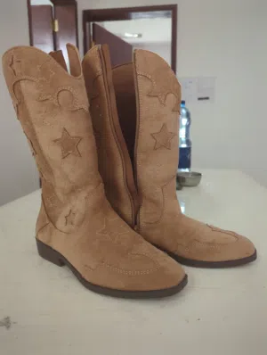 Brand new ZARA boots ,  Not used, size 37