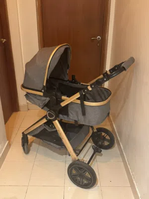 Beleeco Stroller 3 in 1 foldings. Bassinet Front and Rear. Perfect condition