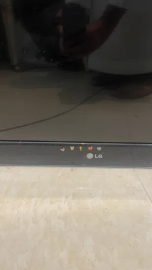 تلفاز LG قياس 42 بوصة بحالة جيدة