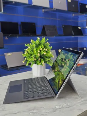 Microsoft  Surface pro 5 Processor i5 Genration 7th  8gb ram 256gb ssd  2k resolution  Touchscreen