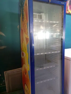عارضة نضيفة