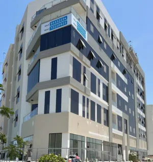 مكتب للإيجار في العذيبة شارع 18 نوفمبر  Offices for rent in 18 November street Azaiba