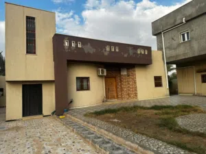 300 m2 5 Bedrooms Townhouse for Sale in Tripoli Abu Saleem