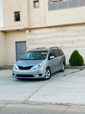 New Toyota Sienna in Zawiya