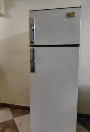 تلاجه كريازي 12قدم 330k بحاله جيده جدا